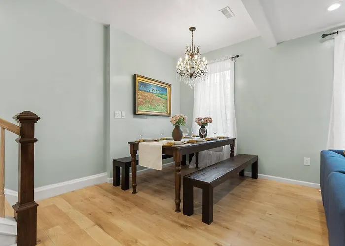 Brand New Row House, Walk To Ppg Arena, Duquesne U And Mercy Hospital, Spa-like Bathrooms, Free Parkng Pittsburgh