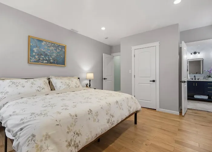 Brand New Row House, Walk To Ppg Arena, Duquesne U And Mercy Hospital, Spa-like Bathrooms, Free Parkng * Pittsburgh