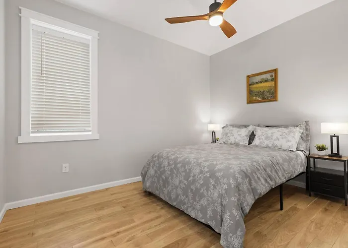 Brand New Row House, Walk To Ppg Arena, Duquesne U And Mercy Hospital, Spa-like Bathrooms, Free Parkng Holiday home Pittsburgh