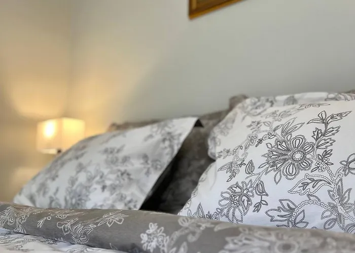 Brand New Row House, Walk To Ppg Arena, Duquesne U And Mercy Hospital, Spa-like Bathrooms, Free Parkng Holiday home Pittsburgh