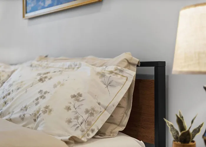Brand New Row House, Walk To Ppg Arena, Duquesne U And Mercy Hospital, Spa-like Bathrooms, Free Parkng Holiday home
