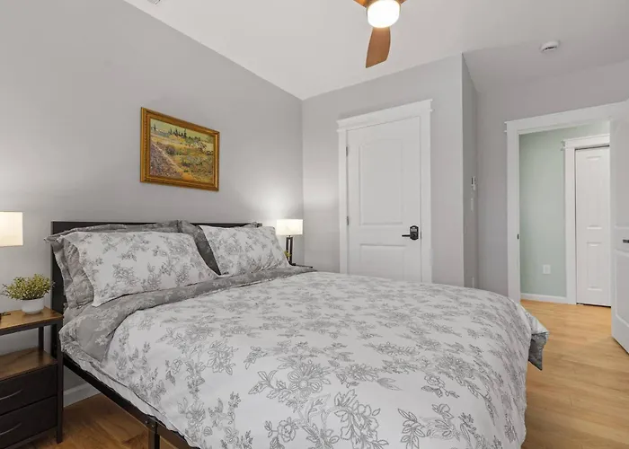 Brand New Row House, Walk To Ppg Arena, Duquesne U And Mercy Hospital, Spa-like Bathrooms, Free Parkng * Pittsburgh